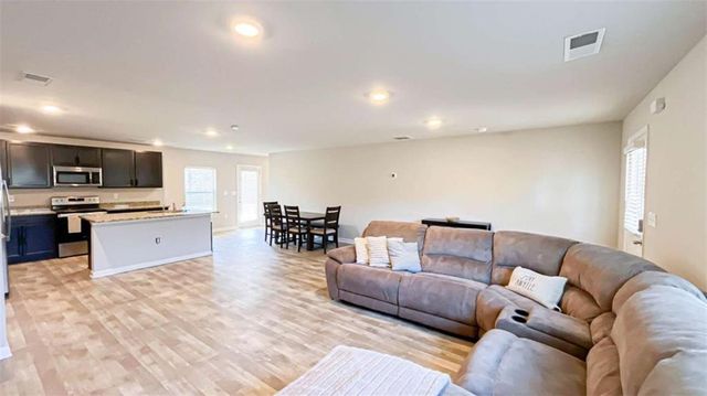 135 Jeannah Glen, South Fulton, GA 30291