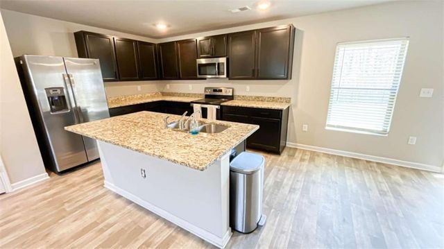 135 Jeannah Glen, South Fulton, GA 30291