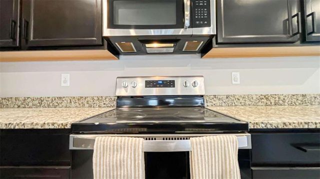 135 Jeannah Glen, South Fulton, GA 30291