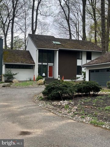 208 PHEASANT RUN DR, Paoli, PA 19301