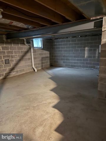 208 PHEASANT RUN DR, Paoli, PA 19301