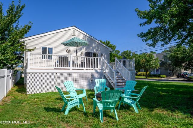 2 Willow Street, Port Monmouth, NJ 07758
