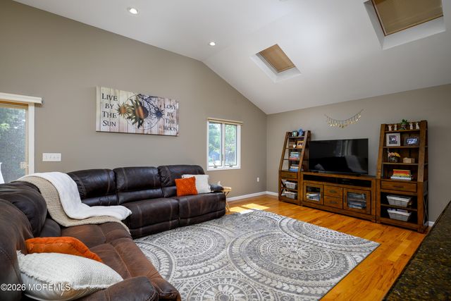 2 Willow Street, Port Monmouth, NJ 07758