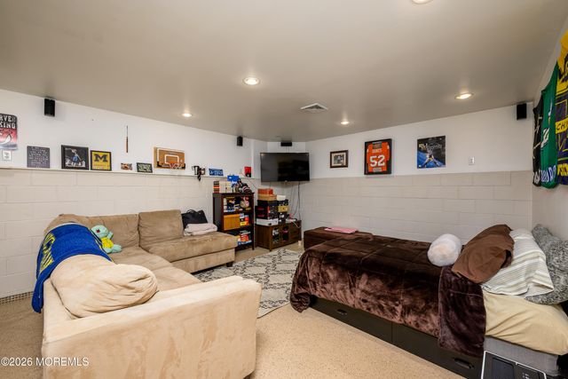 2 Willow Street, Port Monmouth, NJ 07758