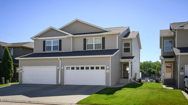 1313 Bayview Court, Bismarck, ND 58504 property photo