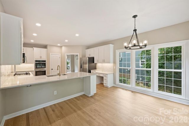 5317 Fairvista Drive, Charlotte, NC 28269