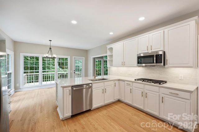 5317 Fairvista Drive, Charlotte, NC 28269