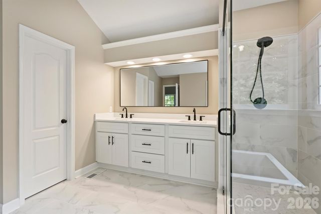 5317 Fairvista Drive, Charlotte, NC 28269