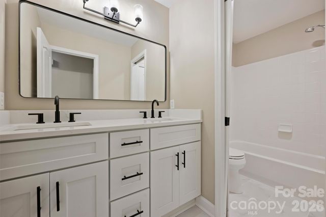 5317 Fairvista Drive, Charlotte, NC 28269