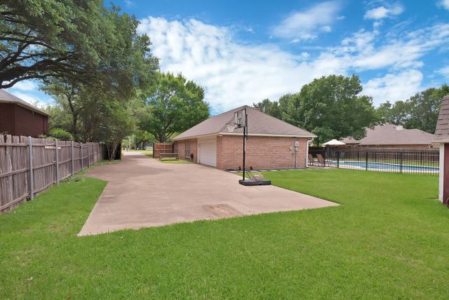3105 Sunset Lane, Dalworthington Gardens, TX 76016