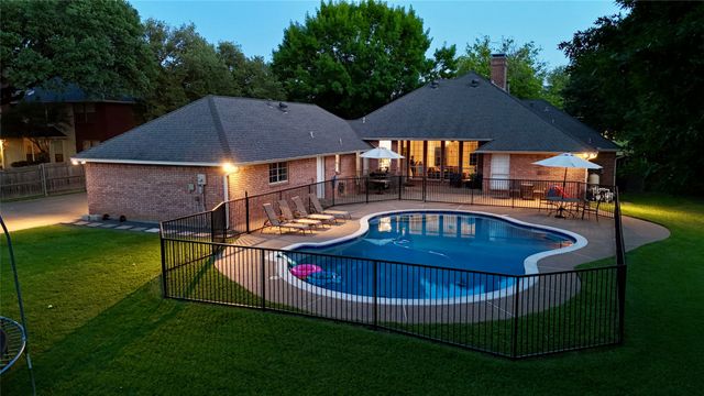3105 Sunset Lane, Dalworthington Gardens, TX 76016