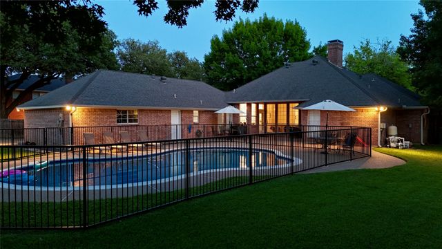 3105 Sunset Lane, Dalworthington Gardens, TX 76016
