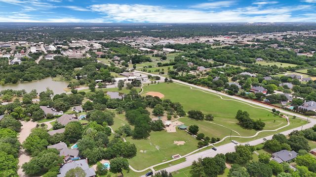 3105 Sunset Lane, Dalworthington Gardens, TX 76016