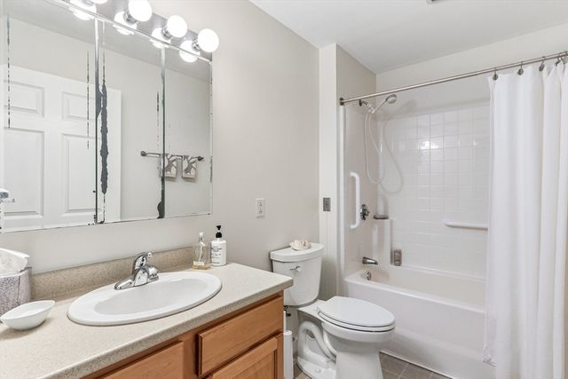 34 Meetinghouse Lane 207, Stow, MA 01775