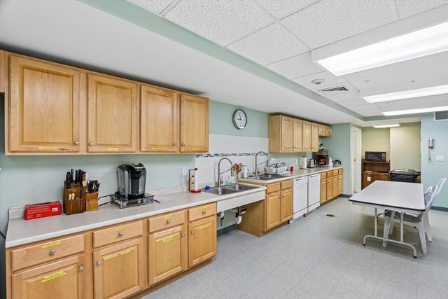 34 Meetinghouse Lane 207, Stow, MA 01775