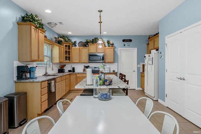 2532 Yeoman Lane, West Lafayette, IN 47906