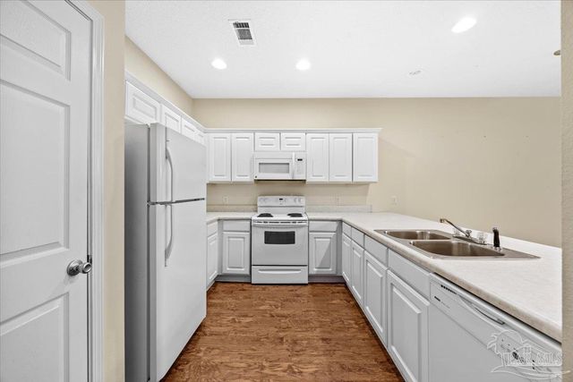 2811 E Johnson Ave B, Pensacola, FL 32514