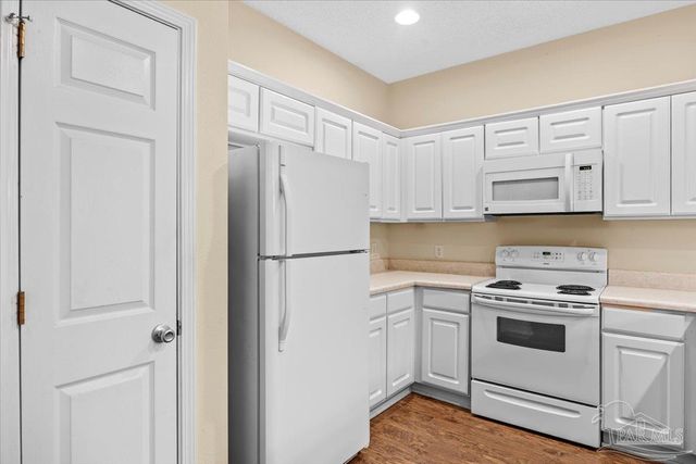 2811 E Johnson Ave B, Pensacola, FL 32514