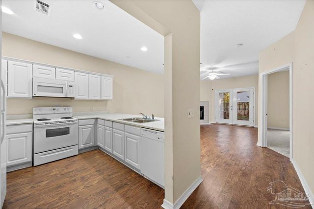 2811 E Johnson Ave B, Pensacola, FL 32514