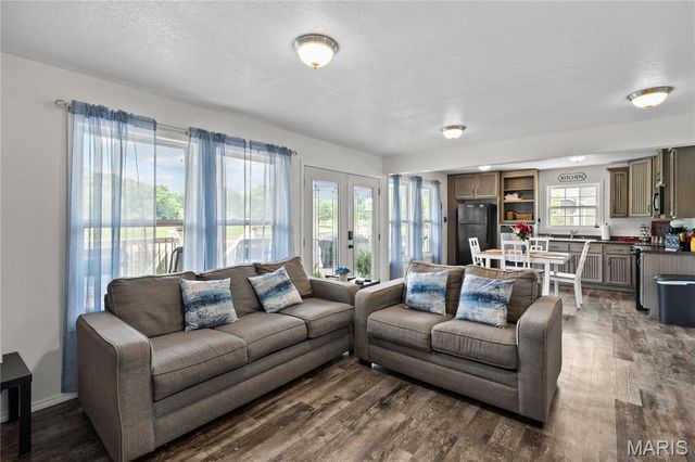 1457 Riverway Drive, Doniphan, MO 63935