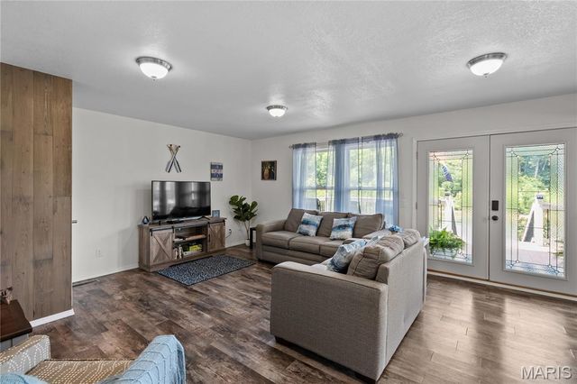 1457 Riverway Drive, Doniphan, MO 63935