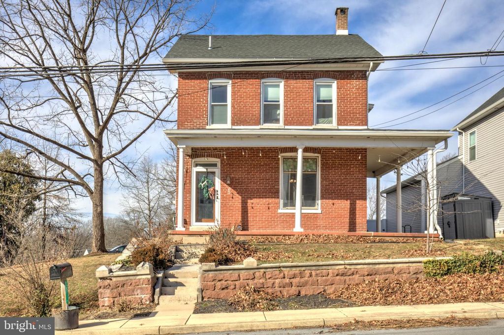 Image 1 of property listing at 90 N REAMSTOWN RD, Stevens, PA 17567