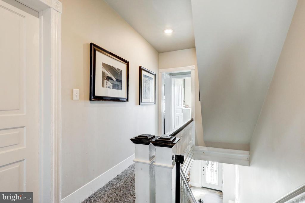 Image 14 of property listing at 90 N REAMSTOWN RD, Stevens, PA 17567