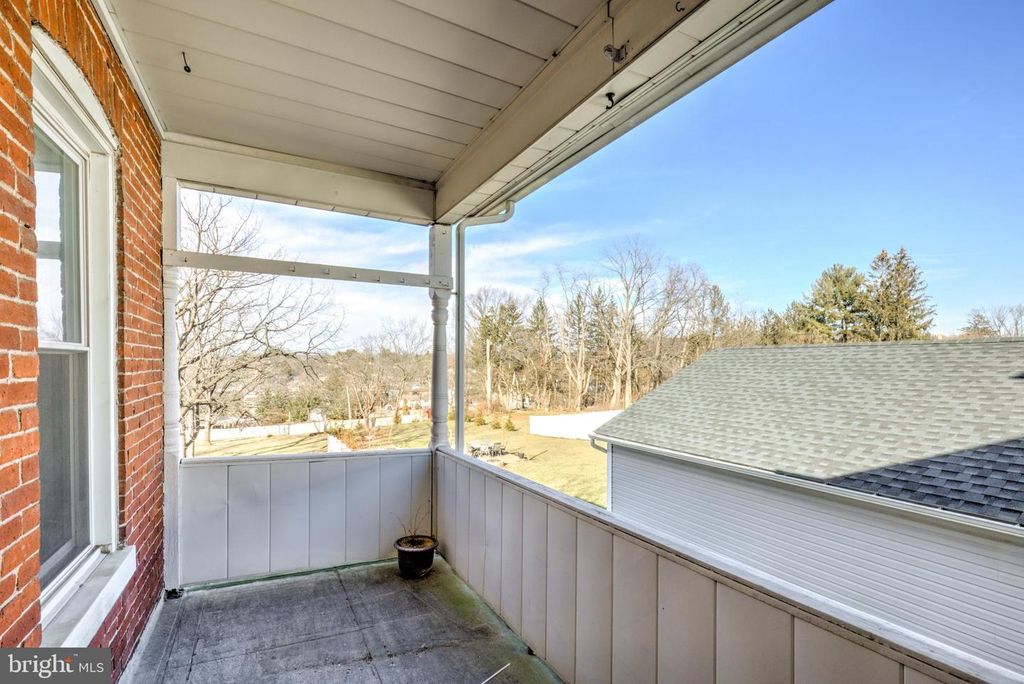 Image 17 of property listing at 90 N REAMSTOWN RD, Stevens, PA 17567