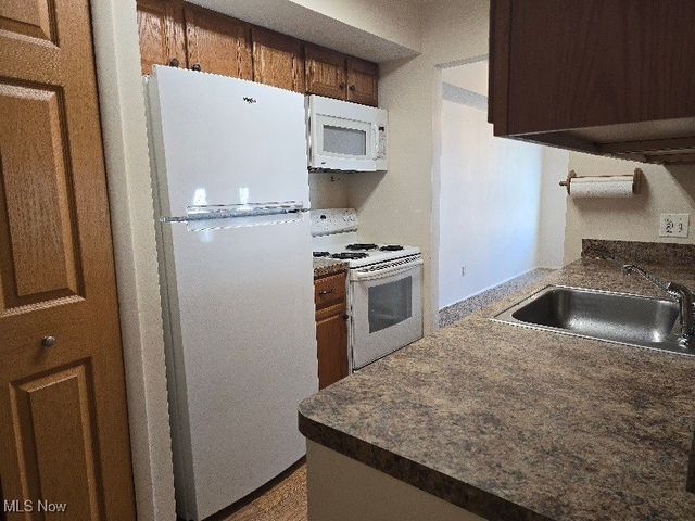 10342 Independence Drive 21B, North Royalton, OH 44133