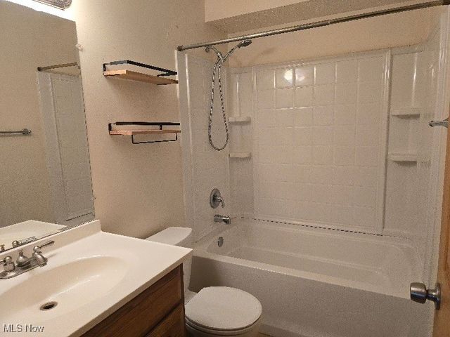 10342 Independence Drive 21B, North Royalton, OH 44133