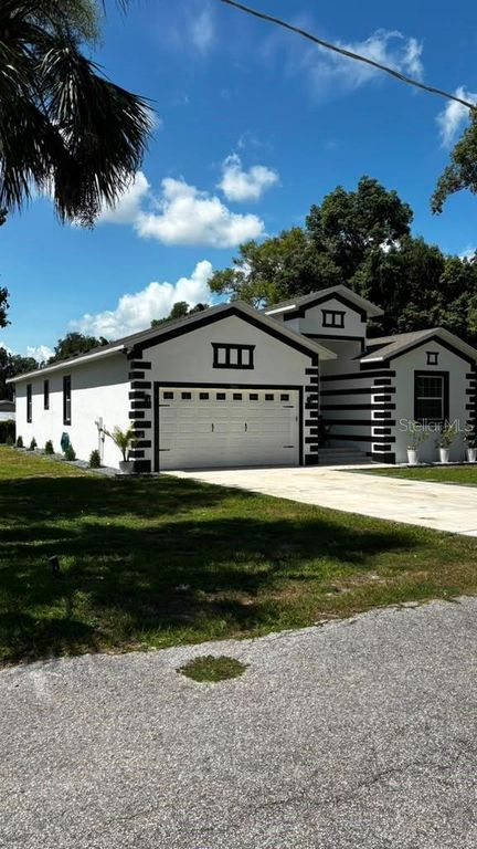Image 2 of property listing at 36842 CENTER AVE, Dade City, FL 33525