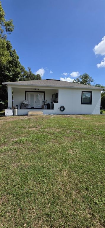 Image 8 of property listing at 36842 CENTER AVE, Dade City, FL 33525