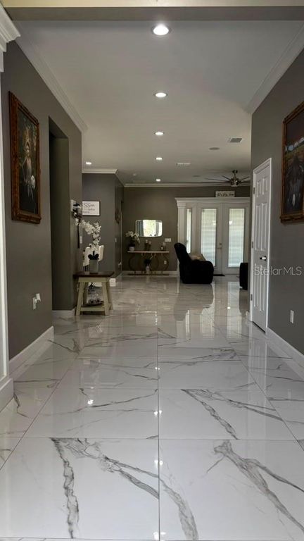 Image 10 of property listing at 36842 CENTER AVE, Dade City, FL 33525