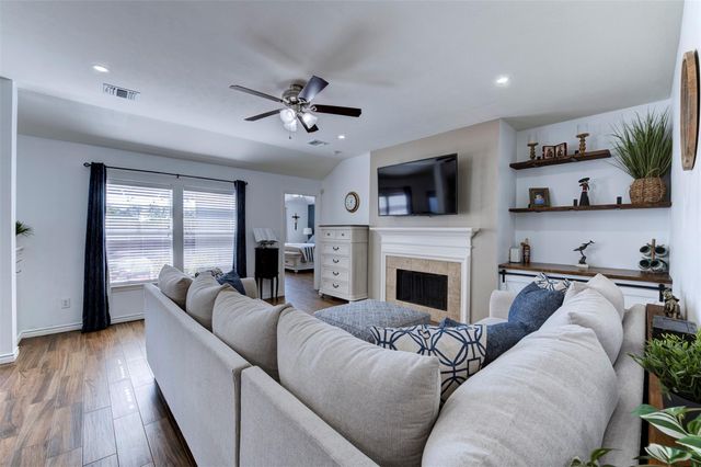 1423 Sand Lake Lane, Richmond, TX 77407