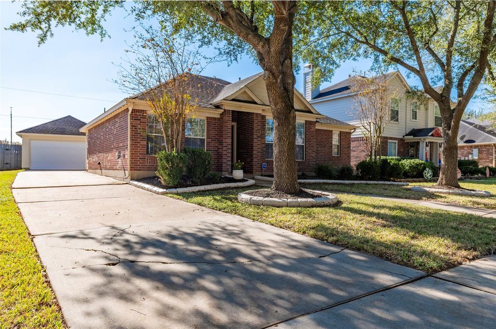 1423 Sand Lake Lane, Richmond, TX 77407