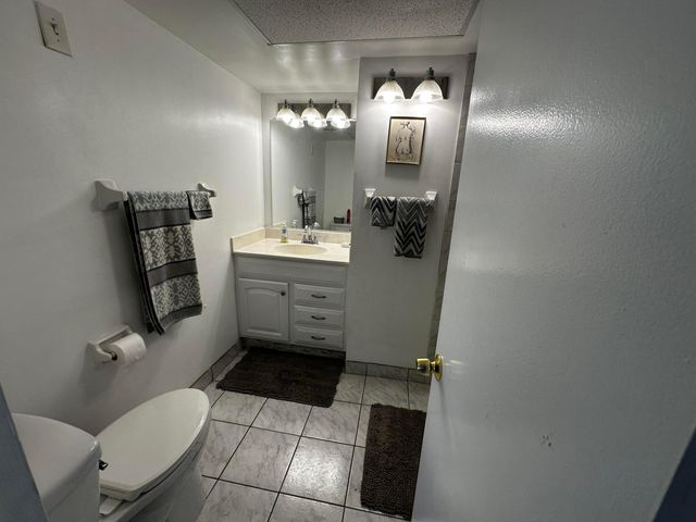 3105 Oakland Shores Drive J207, Oakland Park, FL 33309