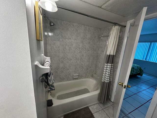 3105 Oakland Shores Drive J207, Oakland Park, FL 33309