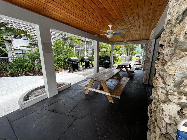 3105 Oakland Shores Drive J207, Oakland Park, FL 33309