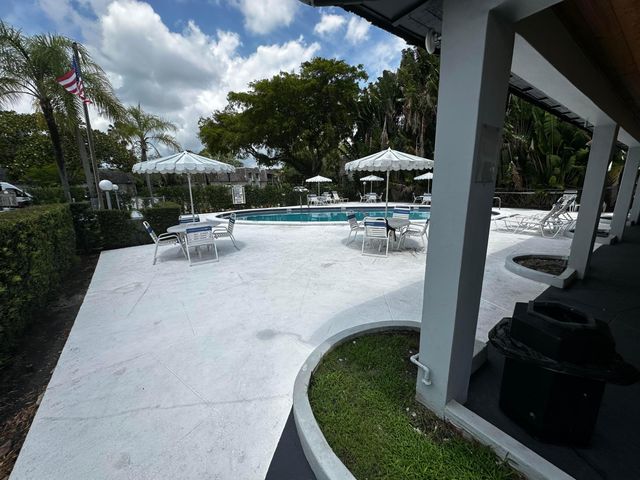 3105 Oakland Shores Drive J207, Oakland Park, FL 33309