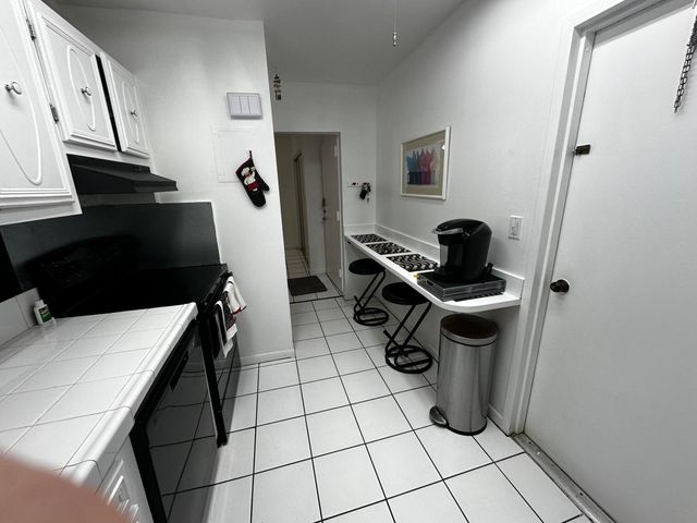 3105 Oakland Shores Drive J207, Oakland Park, FL 33309