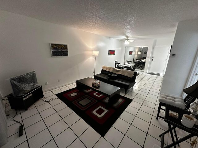 3105 Oakland Shores Drive J207, Oakland Park, FL 33309