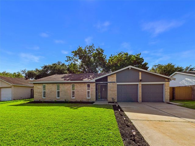 12707 Corning Dr, Houston, TX 77089