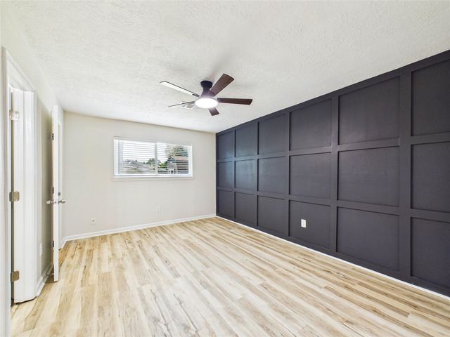 12707 Corning Dr, Houston, TX 77089