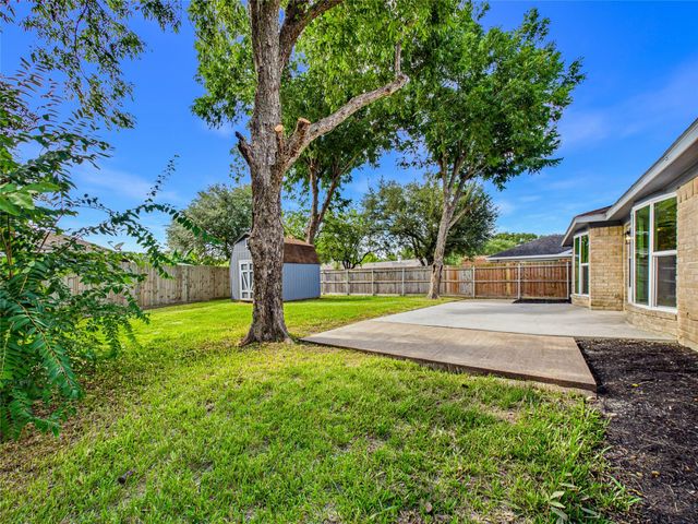 12707 Corning Dr, Houston, TX 77089