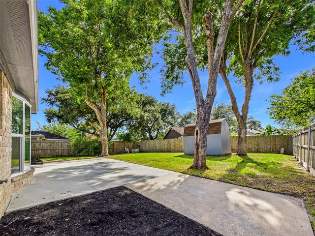 12707 Corning Dr, Houston, TX 77089