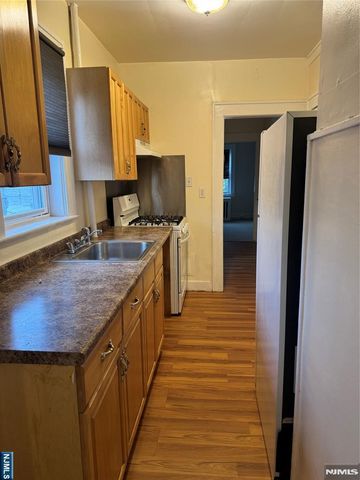 100 S Washington Avenue 3, Bergenfield, NJ 07621