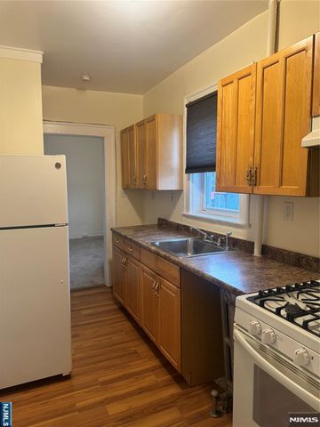 100 S Washington Avenue 3, Bergenfield, NJ 07621