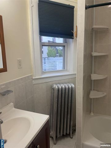 100 S Washington Avenue 3, Bergenfield, NJ 07621