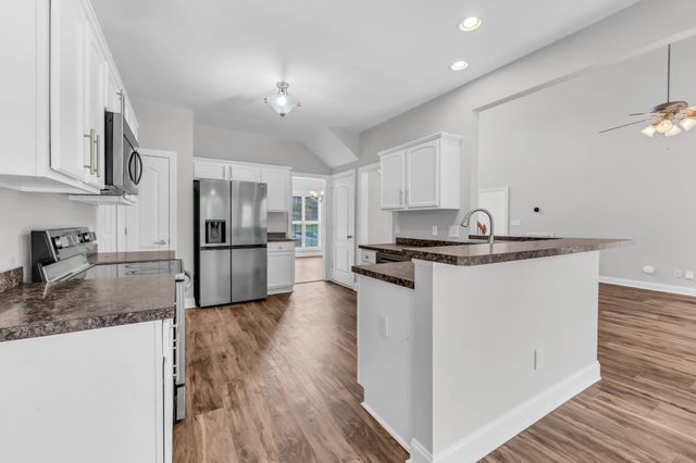 1156 Stillwood Dr, Clarksville, TN 37042