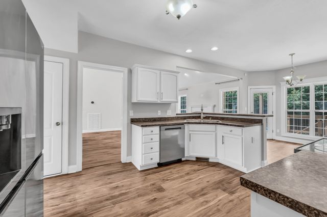1156 Stillwood Dr, Clarksville, TN 37042